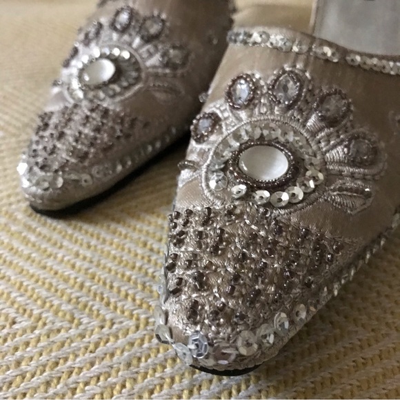 Vintage Silver Beaded Shoes - Picture 4 of 11